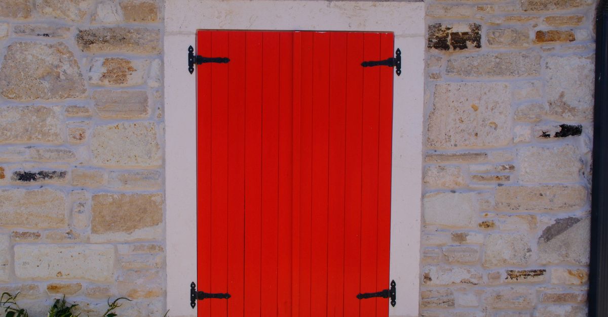 Common Mistakes to Avoid When Cleaning Plantation Shutters