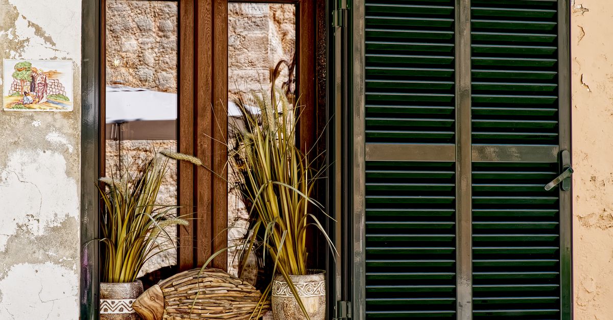 The Versatility of Vinyl Plantation Shutters in Various Interior Designs